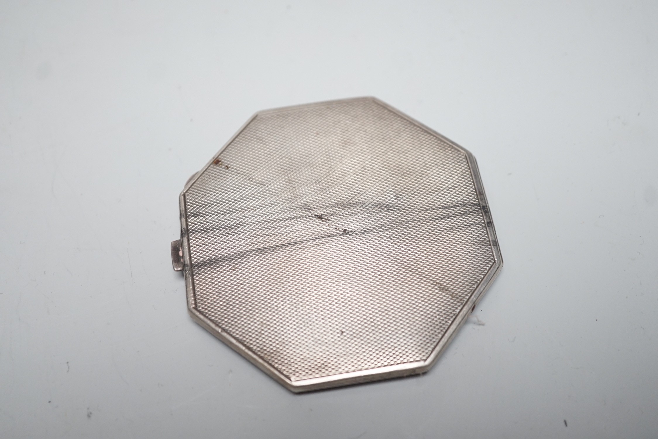A George V silver and enamelled octagonal compact by Deakin & Francis, 72mm, enamel a.f.
